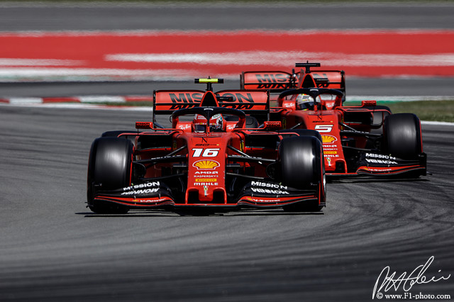 Leclerc-Vettel_2019_Spain_01_PHC.jpg